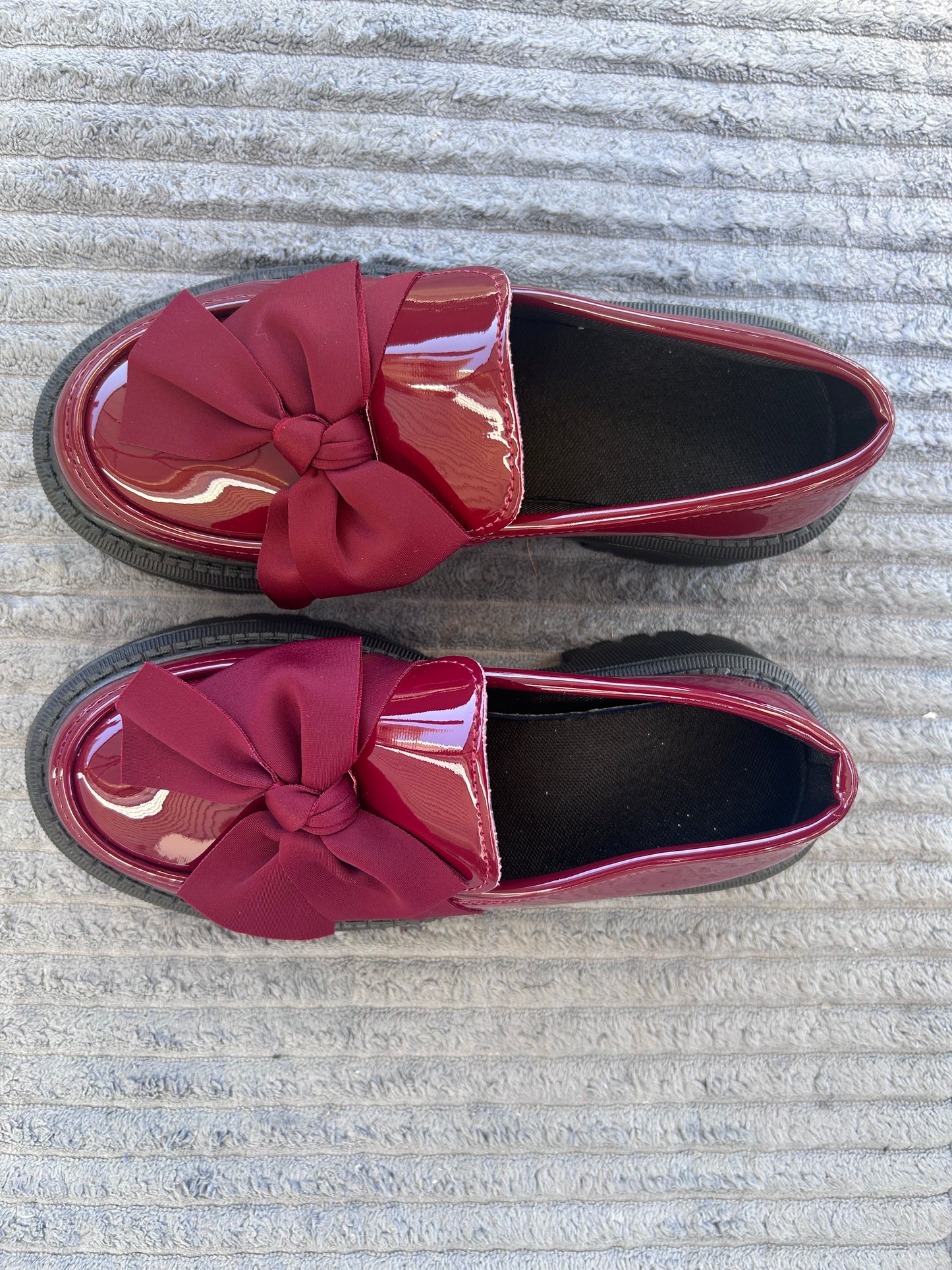 Stylish Women's Slip-On Loafers – Casual Walking Shoes in Burgundy, Black & Green