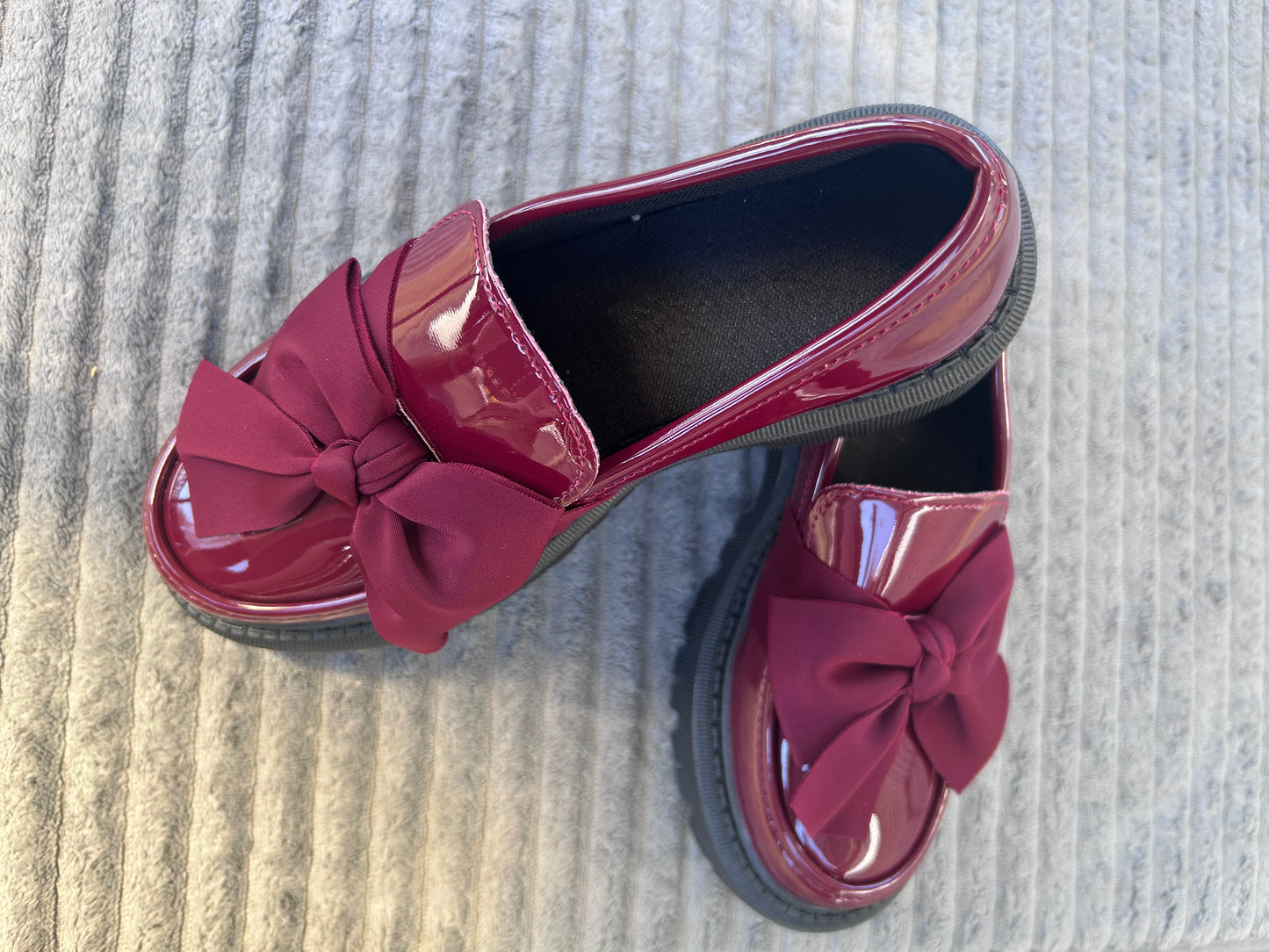 Stylish Women's Slip-On Loafers – Casual Walking Shoes in Burgundy, Black & Green